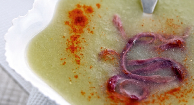 Sopa de pepino con anchoas