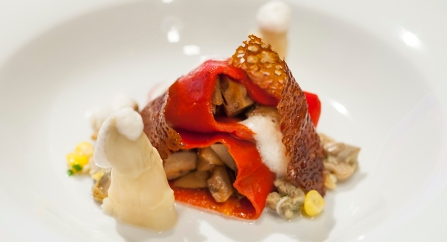 Receta MasterChef: pimiento del piquillo relleno con mousse de esparrago