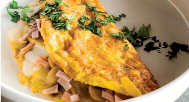 Tortilla con queso, pavo y champiñón