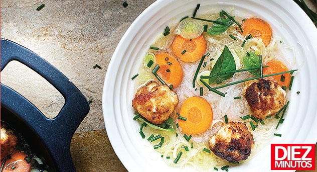 Sopa minestrone con albóndigas