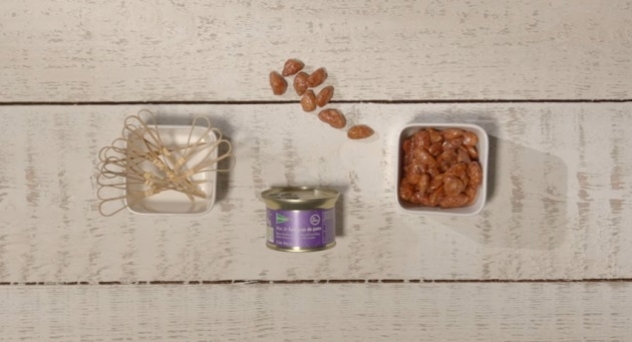 Bocados de foie y almendras