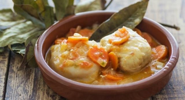 Filetes de merluza en salsa de zanahoria