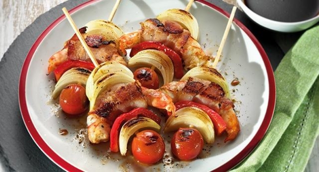 Brocheta de langostinos