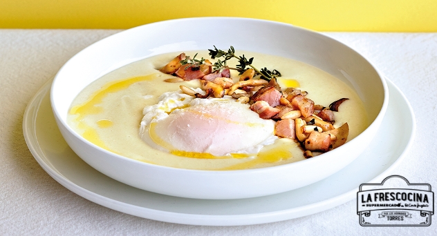 Huevo de gallina campera con setas, patatas, topinambur y frutos secos