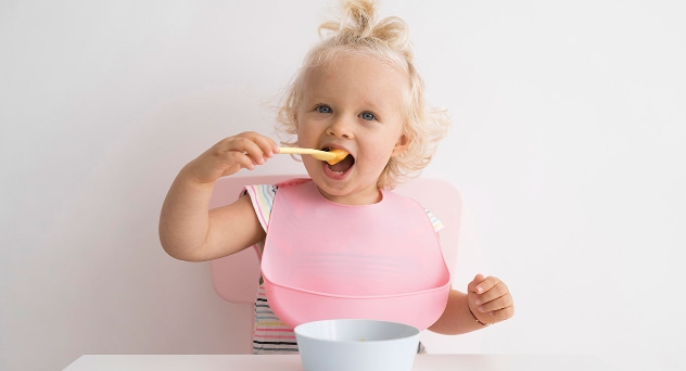 Introducción de alimentos: ¿cuándo debe probar el bebé cada uno?