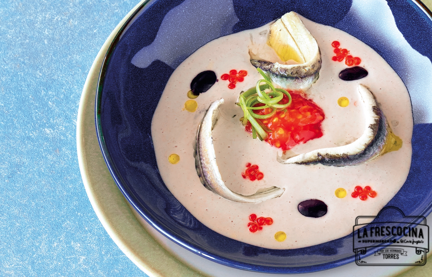 Ajo blanco de nueces con boquerones