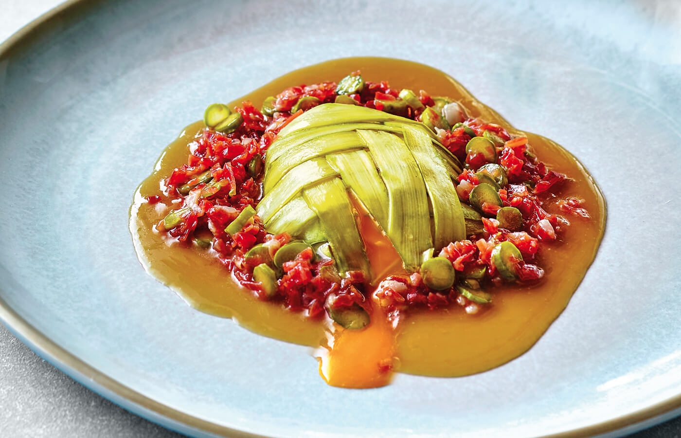 Huevos con jamón y espárragos