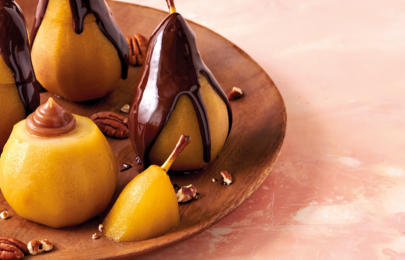 Peras rellenas de toffee al chocolate