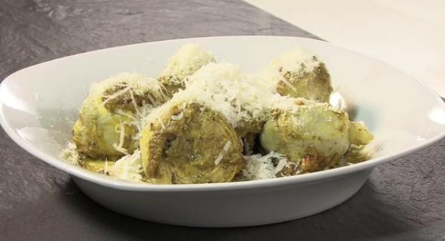 Corazón de alcachofa con pesto de albahaca