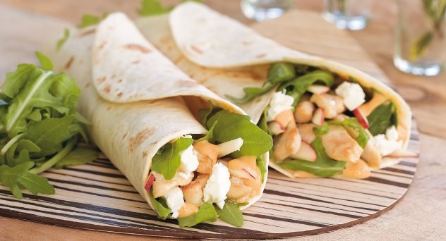 Roller de pollo de corral con rúcula